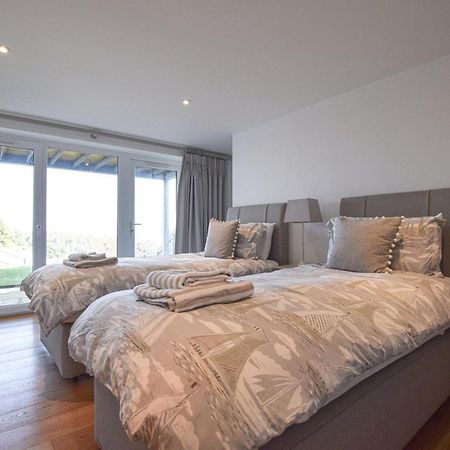 Whispers - 4 Bedroom Modern Family Holiday Home In Salcombe Sleeps 8 Экстерьер фото
