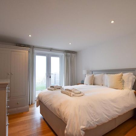 Whispers - 4 Bedroom Modern Family Holiday Home In Salcombe Sleeps 8 Экстерьер фото