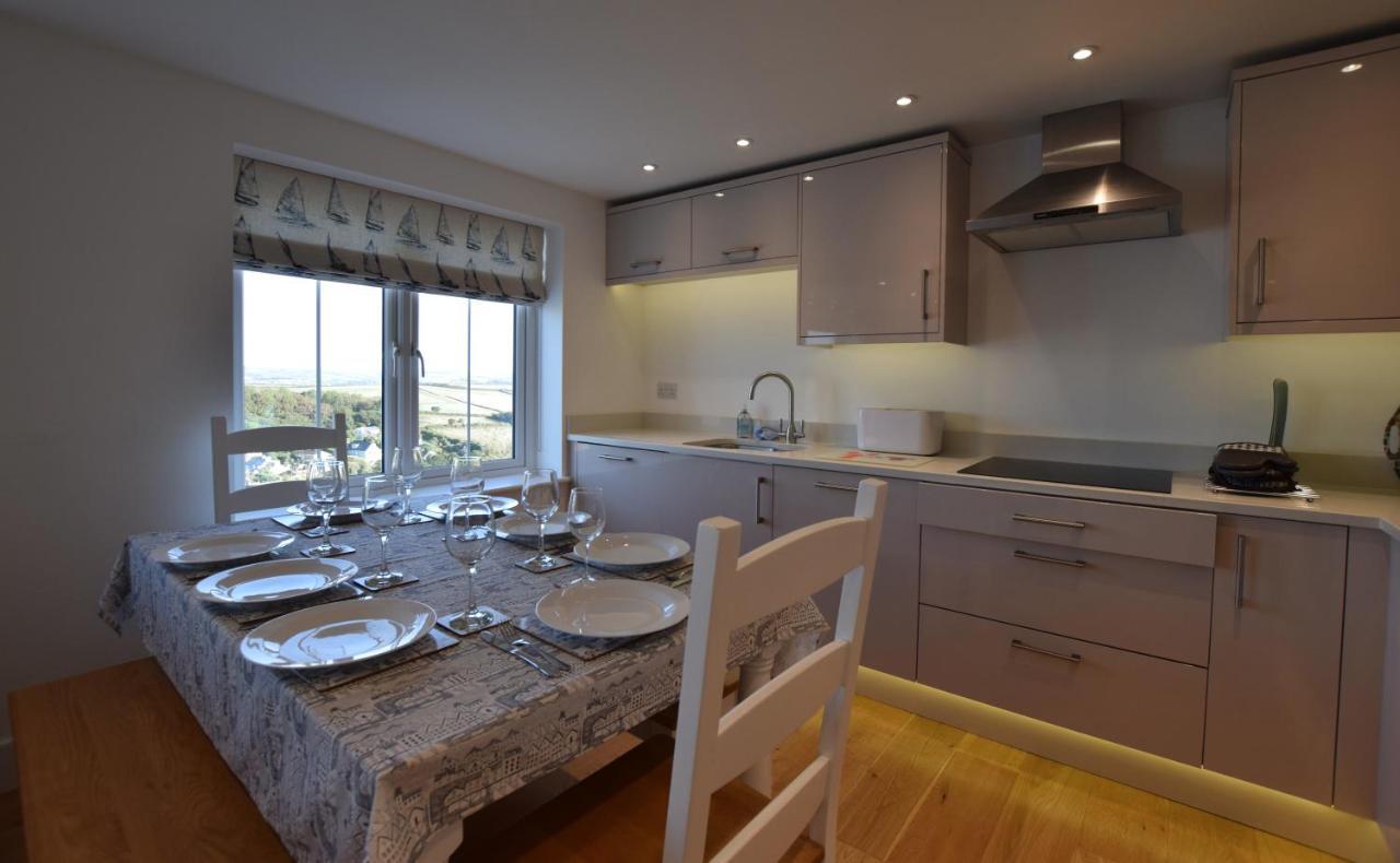 Whispers - 4 Bedroom Modern Family Holiday Home In Salcombe Sleeps 8 Экстерьер фото