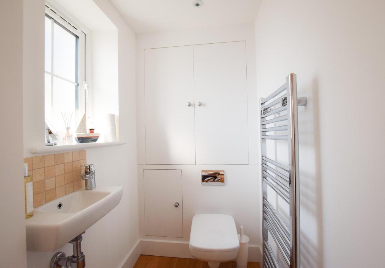 Whispers - 4 Bedroom Modern Family Holiday Home In Salcombe Sleeps 8 Экстерьер фото
